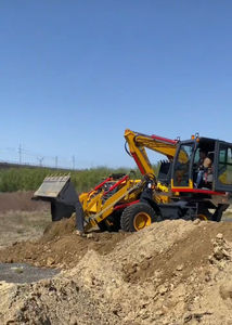 Mini-chargeuse-pelleteuse compacte, légère et polyvalente - Product Image 3
