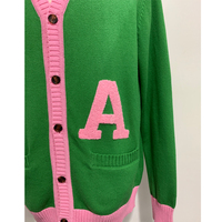 2024 Oem personnalisé tricots en gros hiver tricot à la mode sororité Preppy Style Cardigan pour femme