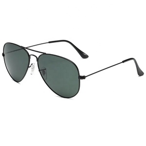 2025 di lusso Designer uomo donna Uv400 lenti <span class=keywords><strong>occhiali</strong></span> <span class=keywords><strong>da</strong></span> <span class=keywords><strong>sole</strong></span> di marca classica <span class=keywords><strong>occhiali</strong></span> <span class=keywords><strong>da</strong></span> <span class=keywords><strong>sole</strong></span> <span class=keywords><strong>con</strong></span> struttura in metallo - Product Image 5