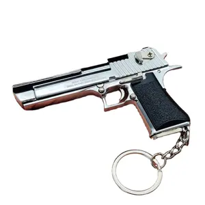 T090 מסביב 1:3 נשר מתכת מגניב אקדח דגם צעצוע לא אש מחזיק מפתחות תלת מימד מתנה תלויה
