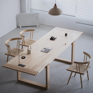 Table à manger en bois de frêne blanc, style bûche, design artistique minimaliste japonais, conception en assemblage pour la maison et le bureau - Product Image 1