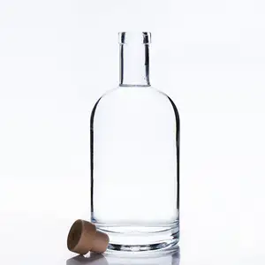 Commercio all'ingrosso bottiglie vuote di liquore in vetro 500ml 700ml 750ml 1000ml con sughero per Vodka e Gin fabbrica di bevande