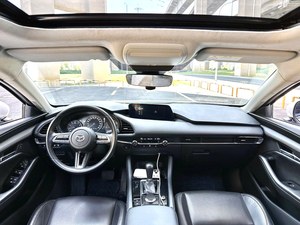 Mazda 3 Axela 2.0L Premium Auto Sedan Usata Scontata 2023 - Berlina Familiare Elegante a Basso Costo per l'Esportazione - Product Image 4