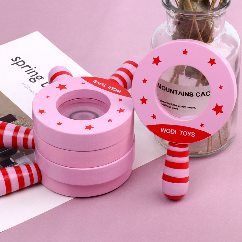 แว่นขยายสีชมพู