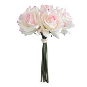 <span class=keywords><strong>Bouquet</strong></span> de roses artificielles de haute qualité à texture humide simulée, toucher hydratant, 5 têtes, bords frisés, pour décoration intérieure - Product Image 5
