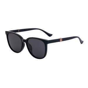 Nuevas gafas de sol polarizadas ultraligeras de montura grande a la moda para mujer, UV400, lentes TAC de metal TR, color negro - Product Image 3