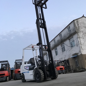 Good Working Condition <b>Second</b> <b>Hand</b> 2.5 Ton TCM FD25 Japan Made Used Forklift with Hydraulic Side Shifter and Two Stage Mast - Product Image 5