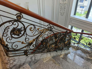 Barandilla de Escalera Moderna Neoclásica de Lujo KHP, Resistente al Óxido, Proveedor de Barandillas de Hierro Forjado de Alta Calidad para Interiores - Product Image 4