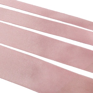 Cintas de Gordon cinta de satén rosa claro brillante al por mayor Navidad 1 pulgada rollo de cinta de satén de una cara brillante para caja de regalo DIY - Product Image 2