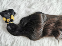 Vente en gros de cheveux bruts non transformés en vrac de cheveux vierges humains avec des cuticules complètes peuvent être blanchis paquet de cheveux de tressage pour enfants chinois