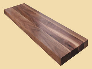 Battistrada di un pannello in legno di qualità per scale in noce nera del Nord America - Product Image 4