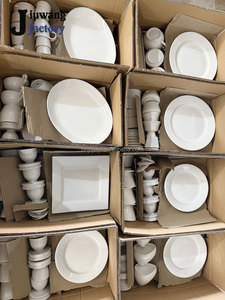 Vente de liquidation B2B : Stock mixte de vaisselle en céramique blanche irrégulière (assiettes, bols) – Vente directe par tonne - Product Image 2