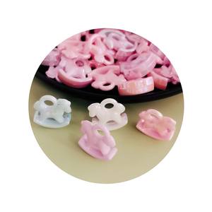 Nieuwe Mode 100 Pcs Pastelkleur Hars Hobbelpaard Hanger Mooie Paardenversieringen Bungelt Kerstfeest Decoratie - Product Image 2