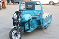 Tricycle électrique robuste pour le transport de matériaux et d'équipements sur les chantiers de construction