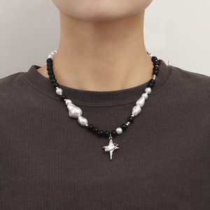 <span class=keywords><strong>Cadena</strong></span> de Clavícula con Cuentas Blancas y Negras Retro para Mujeres y Hombres, Colgante de Cruz y Estrella, Collares con Cuentas de <span class=keywords><strong>Perlas</strong></span> Irregulares, Regalos de Joyería - Product Image 4