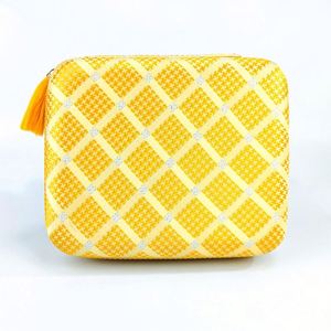 Estuche de Maquillaje de Lujo con Diseño a Cuadros Dorados, Tela Damasco, Portátil para Viajes, Bolsa de Almacenamiento de Maquillaje - Product Image 2