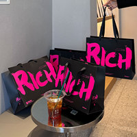 Sac Cadeau en Papier Personnalisé Noir Rose avec Impression de Texte Riche, Sac Fourre-Tout pour Boutiques de Vêtements et Emballage
