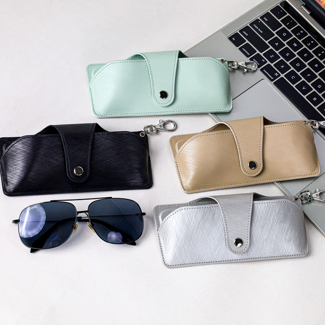 Smart Glasses Case Find My Sunglasses Case Travel Zipper Eyeglasses Holder Loud Left-Behind Alerts Wireless Rechargeable Battery