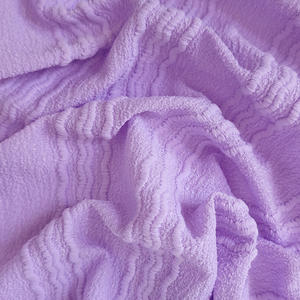 Usine personnalisée en gros 225gsm 100% Polyester vague Texture tricot Jacquard femmes vêtements tissu - Product Image 3