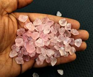 พลอยสีชมพูคุณภาพสูง50ชิ้นหินโรสควอตซ์หยาบจากธรรมชาติหินหลวมเครื่องประดับทำดิบที่ไม่ผ่านการบำบัด - Product Image 3