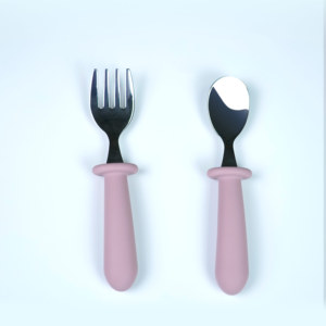 Ensemble de repas d'entraînement pour bébé <span class=keywords><strong>Fourchette</strong></span> et cuillère en acier inoxydable avec poignée en silicone pour les tout-petits - Product Image 4