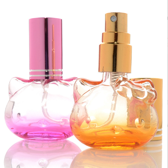 10mlかわいい猫の形の車のペンダント空のボトル車のガラスの香水瓶