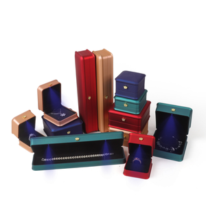 Crown Collection of Waist Jewelry Lamp Box Spray-painted Style Illuminated Display Jewelry Box <b>Ring</b> Pendant Necklace Box - Product Image 3