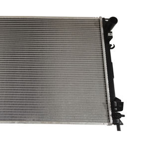 Radiateur en aluminium de système de refroidissement de pièces d'auto de Offre Spéciale adapté au radiateur de voiture de <span class=keywords><strong>Chrysler</strong></span> <span class=keywords><strong>300</strong></span> OE 5170742AA - Product Image 3