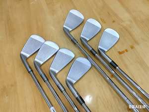 <span class=keywords><strong>Ferro</strong></span> da Golf 790 per Uomo, Testa Piccola in Acciaio, Mano Destra, Alta Tolleranza agli Errori, Carbonio, Include Borsa da Golf e Accessori - Product Image 5