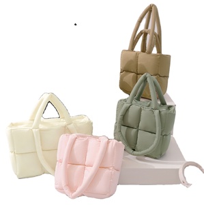 Borsa Tote da Donna in Tela Trapuntata Monocolore con Chiusura Aperta, Multi Scomparti, Borsa da Viaggio Portatile e Fodera in Cotone - Product Image 1