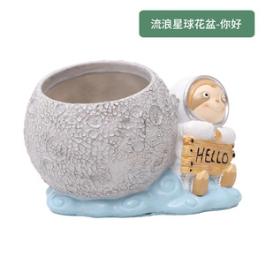 Vaso Creativo HY in Resina per Piante Succulente, Sfera Decorativa da Scrivania, Vaso per Piante a Tema Pianeti e Astronauti, Piccolo Contenitore per Giardinaggio - Product Image 5