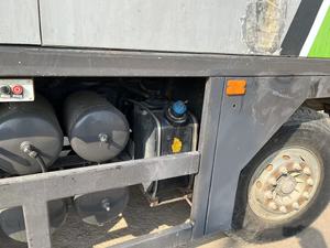 Grue sur camion Zoomlion ZTC350 de 35 tonnes en bon état, conforme aux normes EPA, pour les opérations de levage sur site - Product Image 6