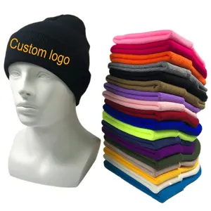 ขายส่งในสต็อกแฟชั่นฤดูหนาว100% อะคริลิผู้ชายและผู้หญิงที่มีสีสันธรรมดาเปล่าโลโก้หมวกถักที่กำหนดเอง