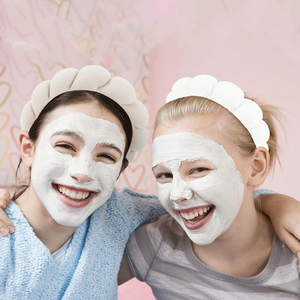 <span class=keywords><strong>Set</strong></span> di Fascette per Capelli in Morbido Pile Corallo - Simpatiche Fascette con Orecchie di Animali per Trucco e Cura della Pelle - Confezione da 2 Pezzi - Product Image 4