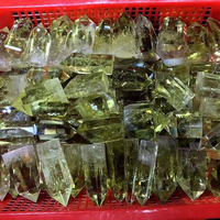 Vente en gros de pointes de cristal de guérison naturelles de 5 à 9 cm, tour de cristal de quartz rose, améthyste, baguette de cristal, pilier pour la décoration