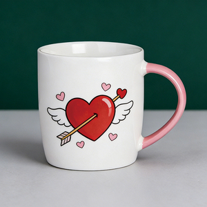 Tasses en céramique pour la Saint-Valentin - Design mignon <span class=keywords><strong>Cupidon</strong></span>, cœur avec flèche, mains de couple, tasses à café colorées avec poignée en forme de cœur - Product Image 3