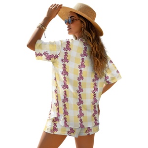 Conjunto de camisa informal para <span class=keywords><strong>mujer</strong></span>, pantalones cortos de cintura alta, traje holgado con estampado de flores a cuadros para verano, para playa - Product Image 2
