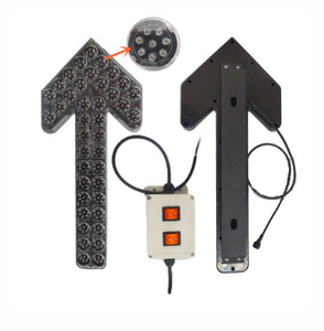 Luce Stroboscopica a Doppia Freccia LED Gialla Impermeabile IP56 in Alluminio e Plastica con Alimentazione <span class=keywords><strong>Solare</strong></span>/DC 20W Durata 7-10 Anni - Product Image 3