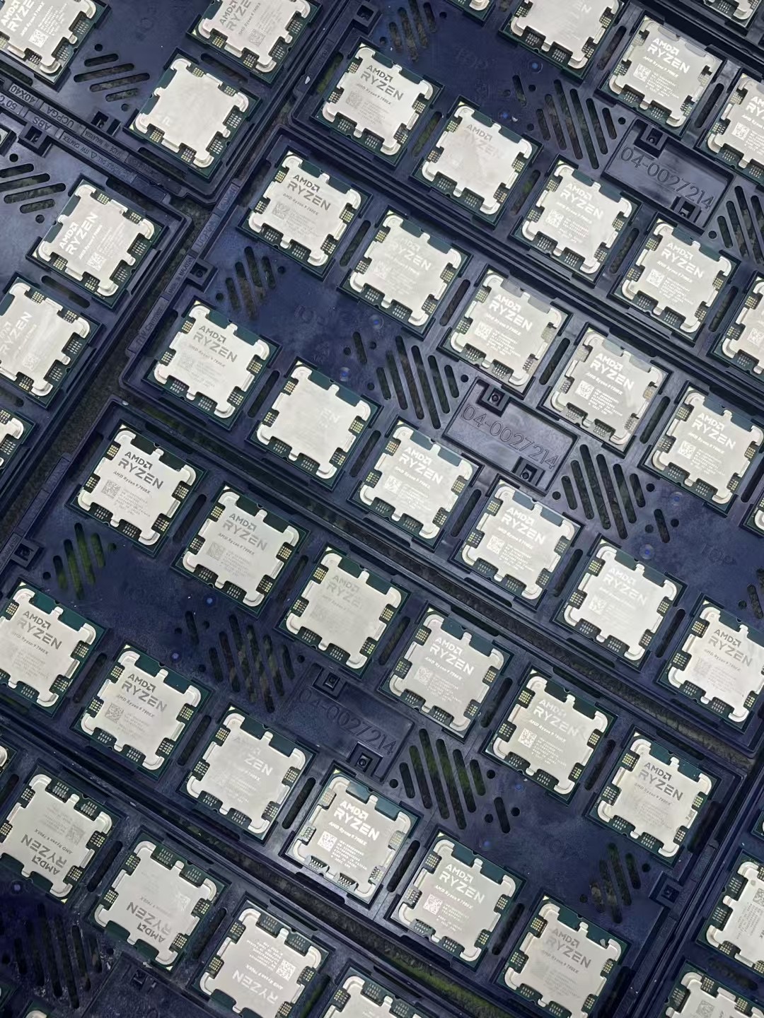 AMD Ryzen 7 9800X3D Gaming CPU Socket AM5 - 8 Cores, 16