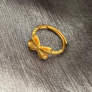 Anillo con Lazo Dorado, Joyería Electrochapada, Regalo de Moda para Mujer, Diseño de Nube Auspiciosa - Product Image 4