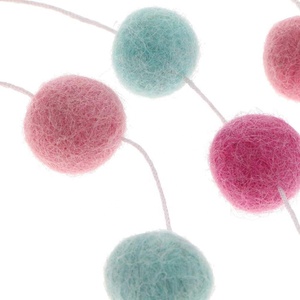 Guirnalda de 30 bolas de fieltro de lana para el hogar, <span class=keywords><strong>Navidad</strong></span> o fiesta de cumpleaños, decoración colgante de pared - Product Image 3
