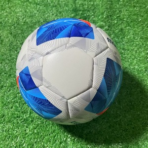 Pallone da Calcio Gonfiabile Portatile in Pelle Termosaldata OEM, Facile da Gonfiare, Misure 3/4/5, Logo Personalizzato, Vendita all'Ingrosso - Product Image 2