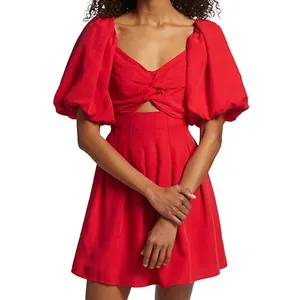 Gaun Mini punggung terbuka leher V seksi musim semi/musim panas kustom wanita 2023 gaun Mini lengan Puff pendek potongan merah kasual untuk anak perempuan