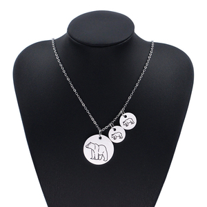 Acier inoxydable Nouveau Design De Mode <span class=keywords><strong>Trois</strong></span> Pièces Pendentif Gravé Papa Maman Ours Collier pour Fête Des Mères Cadeaux Femmes Bijoux - Product Image 6