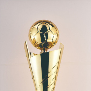 Trofei Sportivi Personalizzati e Premi Calcistici, Coppa Trofeo Sportiva in Metallo Dorato Personalizzata 520mm, Trofeo <span class=keywords><strong>Champions</strong></span> <span class=keywords><strong>League</strong></span> di Calcio - Product Image 3