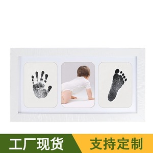 กรอบรูปมือและรอยเท้าเด็ก สำหรับ 100 วัน 1 เดือน 1 ปี ของที่ระลึกตั้งโต๊ะ รูปทรงสี่เหลี่ยมแนวนอน ทำจากแผ่นไม้เทียม - Product Image 5