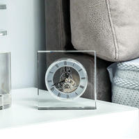 Horloge en cristal décorative créative et à la mode de style européen simple de maison moderne d'honneur de haute qualité