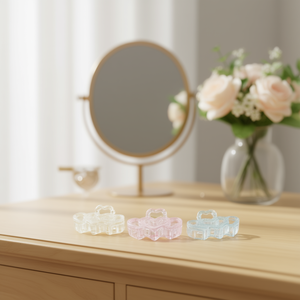 Tre fermagli per capelli a forma di cuore da 9 cm trasparenti per donne e ragazze - Product Image 2