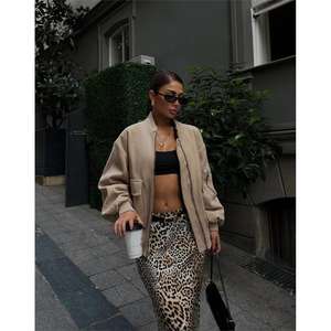 Chaqueta de Piloto con Cierre de Cremallera de Cachemira Beige para Mujer - Product Image 4