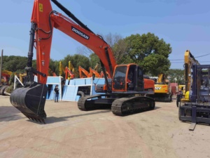Excavatrice sur chenilles DX300 avec moteur Cummins, hydraulique Bosch Rexroth, capacité de la benne de 1,75 m³, puissance de creusement élevée - Product Image 3